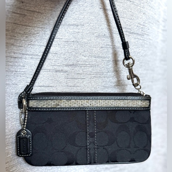 Coach Vintage ‘05 Black Signature Jacquard & Leather Strap Wristlet w/ Beading - Picture 1 of 11